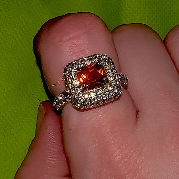 Ruby Red Cubic Zirconia Dimond Ring - Picture 1 of 2